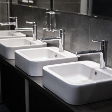 modern-sinks-with-mirror-in-public-toilet